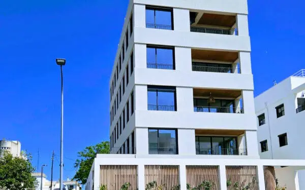 HOMEBASE 5 – Modern Apartment with Terraces and Pool Access, Palma - Image 5
