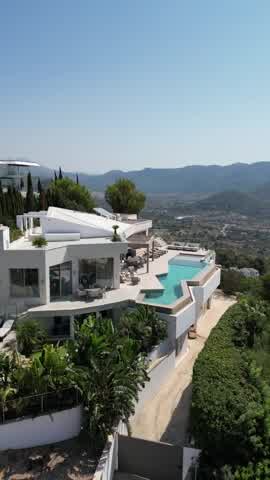 Casa Sunshine, Port d'Andratx — die Villa und ihr Infinity-Pool aus der Luft